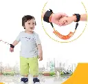 مسكة ايد الطفل
