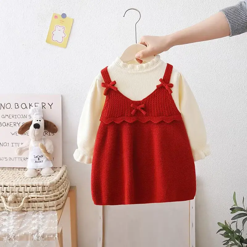 طقم بناتي صوف احمر