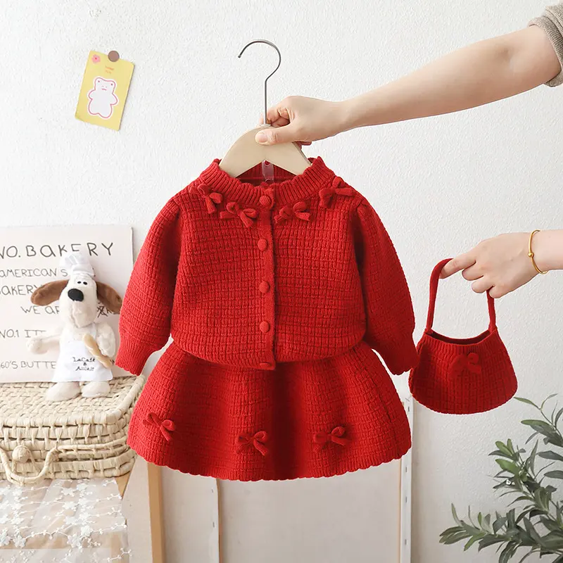 طقم شتوي احمر مع شنتة 