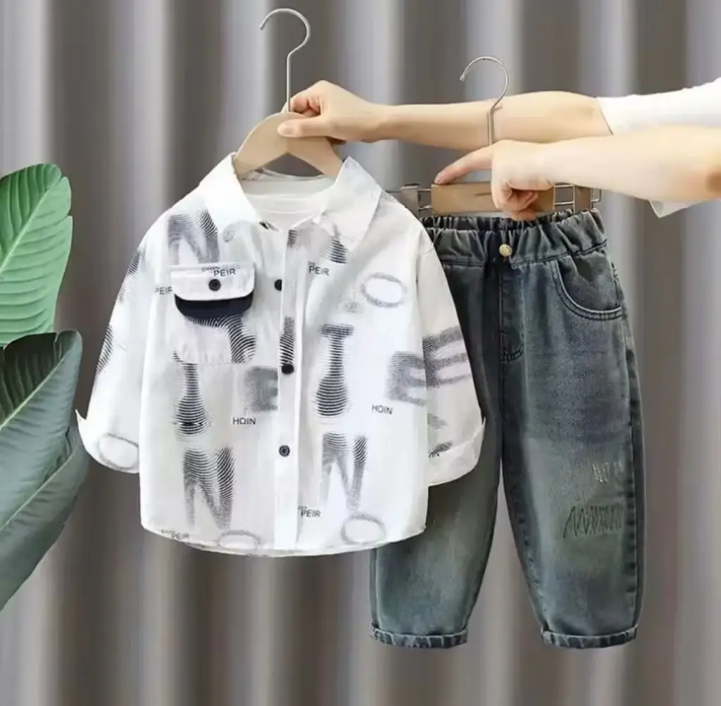 طقم ولادي ربيعي ابيض 