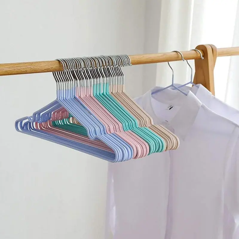 علاقات ملابس ملونة 