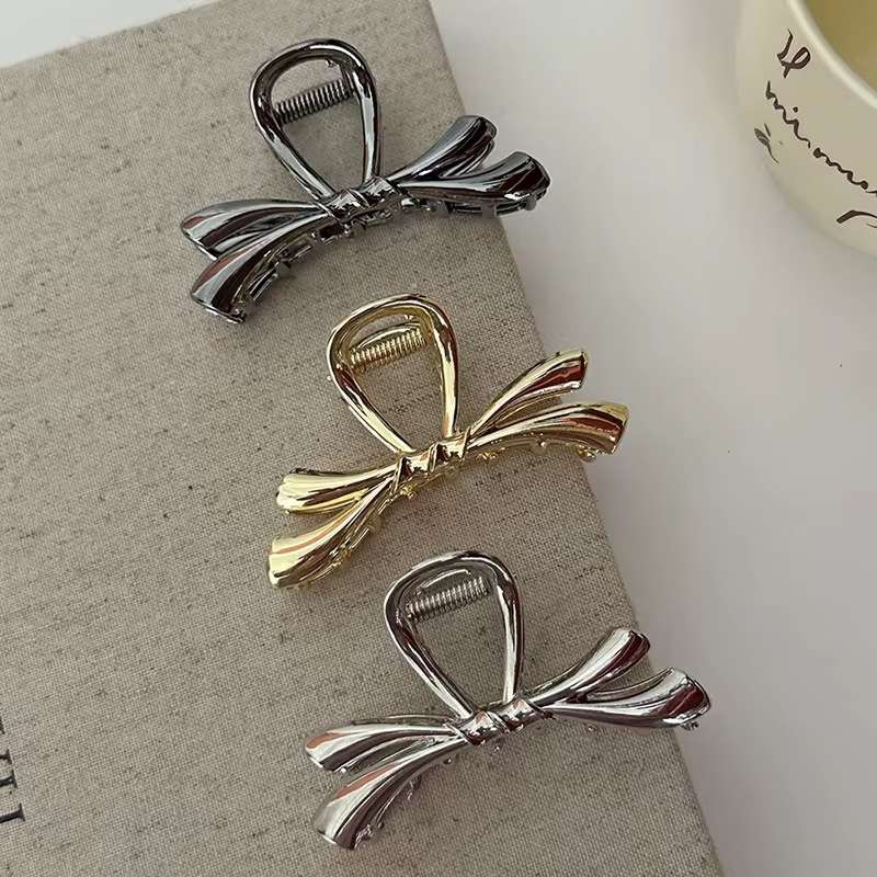 مشابك للشعر 