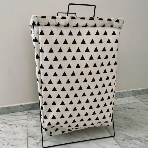 سلة لتخزين الملابس