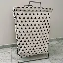 سلة لتخزين الملابس